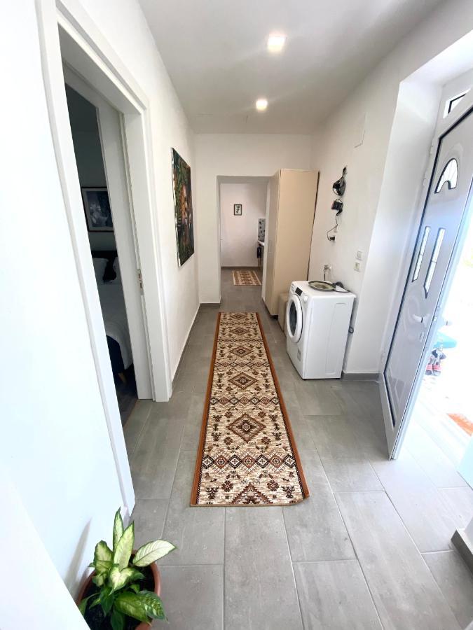 Maison Bellevue - 2 Bdrm Villa In Borsh Beach エクステリア 写真